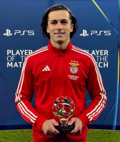 马卡报:皇马巴萨争马拉加18岁前锋 球员明夏到期 马卡报:皇马巴萨争马拉加18岁前锋 球员明夏到期